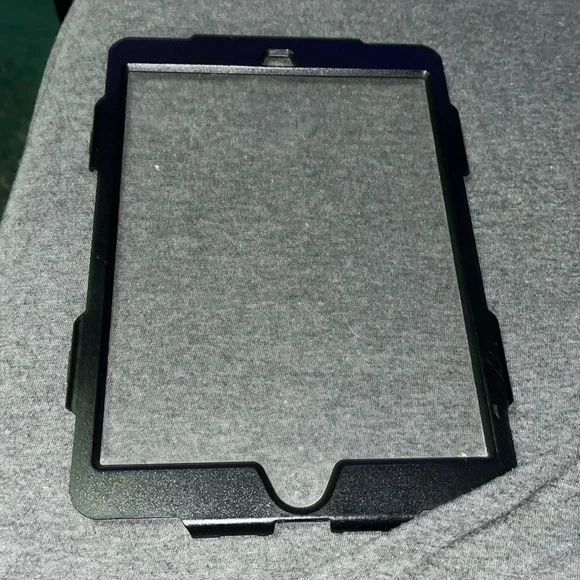 !SOLD! Apple iPad 8th Generation 32GB Wi-Fi + Cellular Capability - Picture 3 of 5